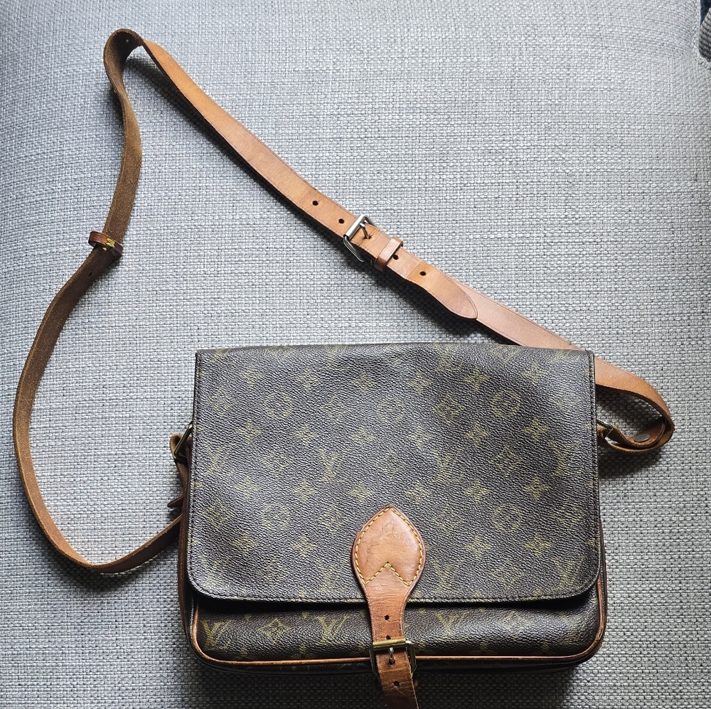 LV Cartoucherie Stylish Monogram Shoulder Bag - Picture 4 of 17